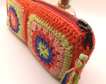 Make-up bag crocheted in Granny Square design, cosmetic bag vintage look, purely handmade