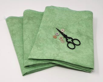 Té verde ~ Lino de Edimburgo de 36 hilos ~ Tela teñida a mano para bordado de punto de cruz contado ~ Fat Quarter