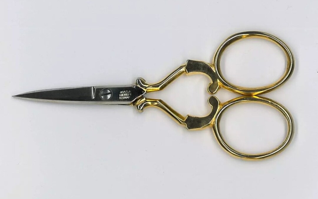 Heart Handled Mini Scissors - Precision and Style in One Get the