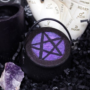 Magick Cauldron Bath-Bomb With Crystal image 1