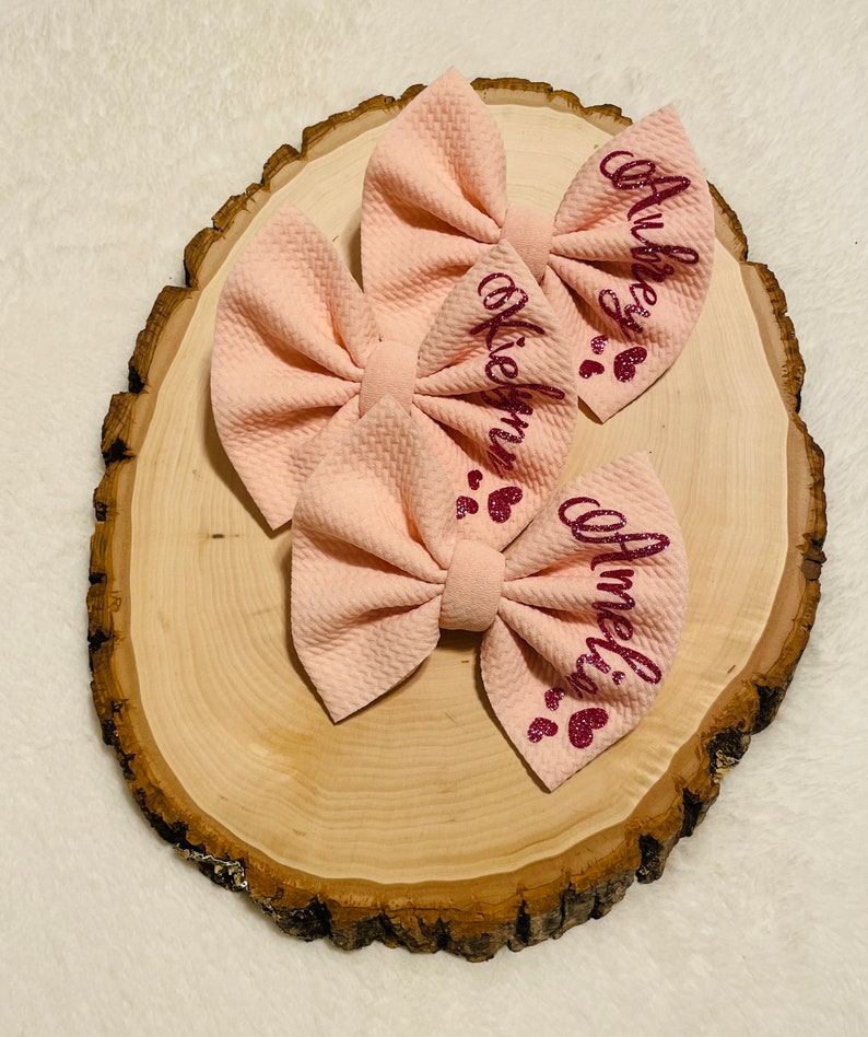 Monogrammed Valentine/'s Day Bows on Alligator Clip or Nylon