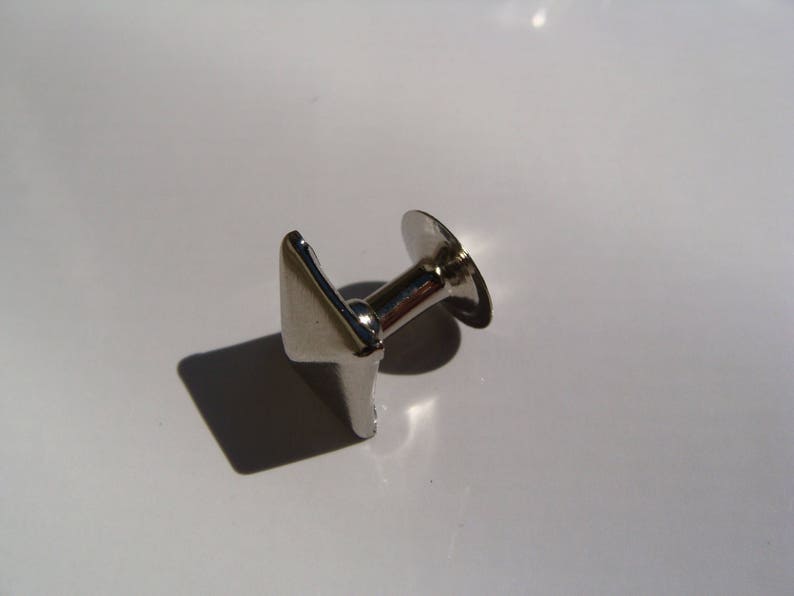 20 silver metal pyramid rivets