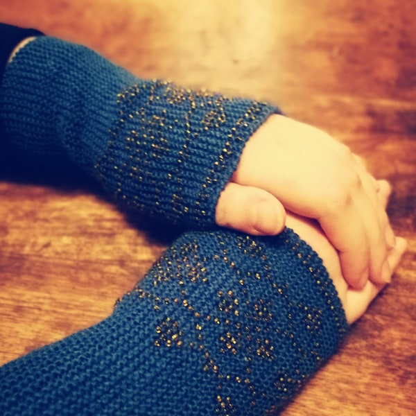 Wool Wrist Warmers | Hand knitted and Beaded Wrist Warmers | Traditional Lithuania Women Wrist Warmers | Handmade Wool Arm Warmers