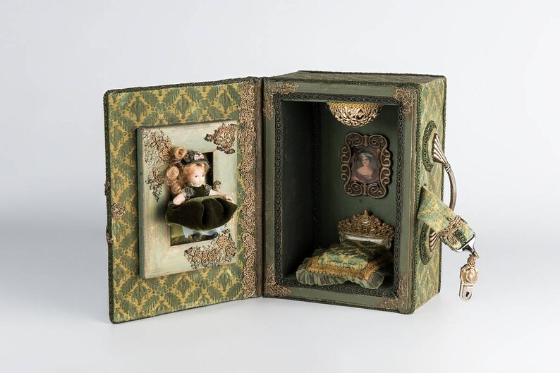 handmade dolls house miniatures