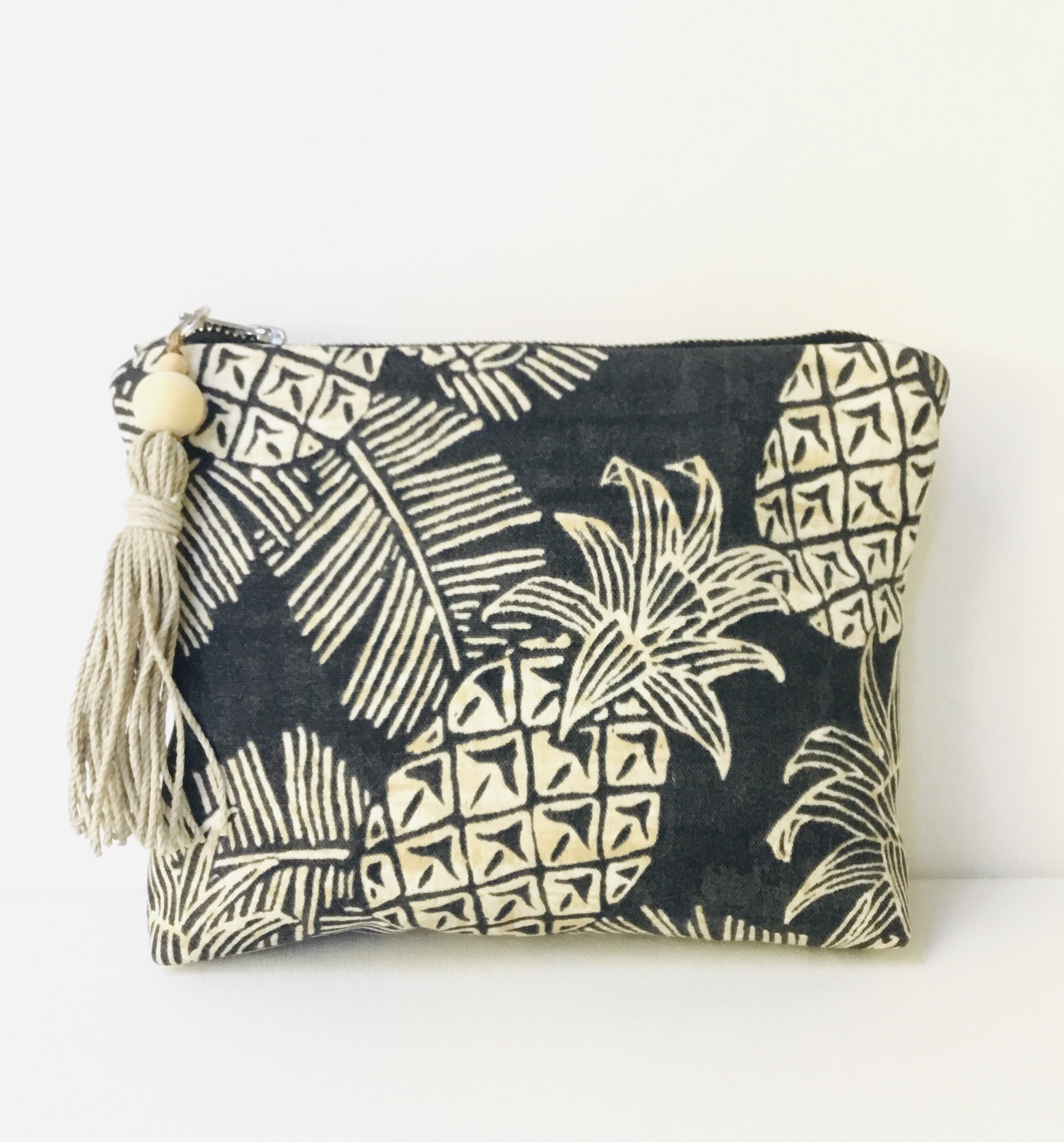 Tommy online bahama clutch