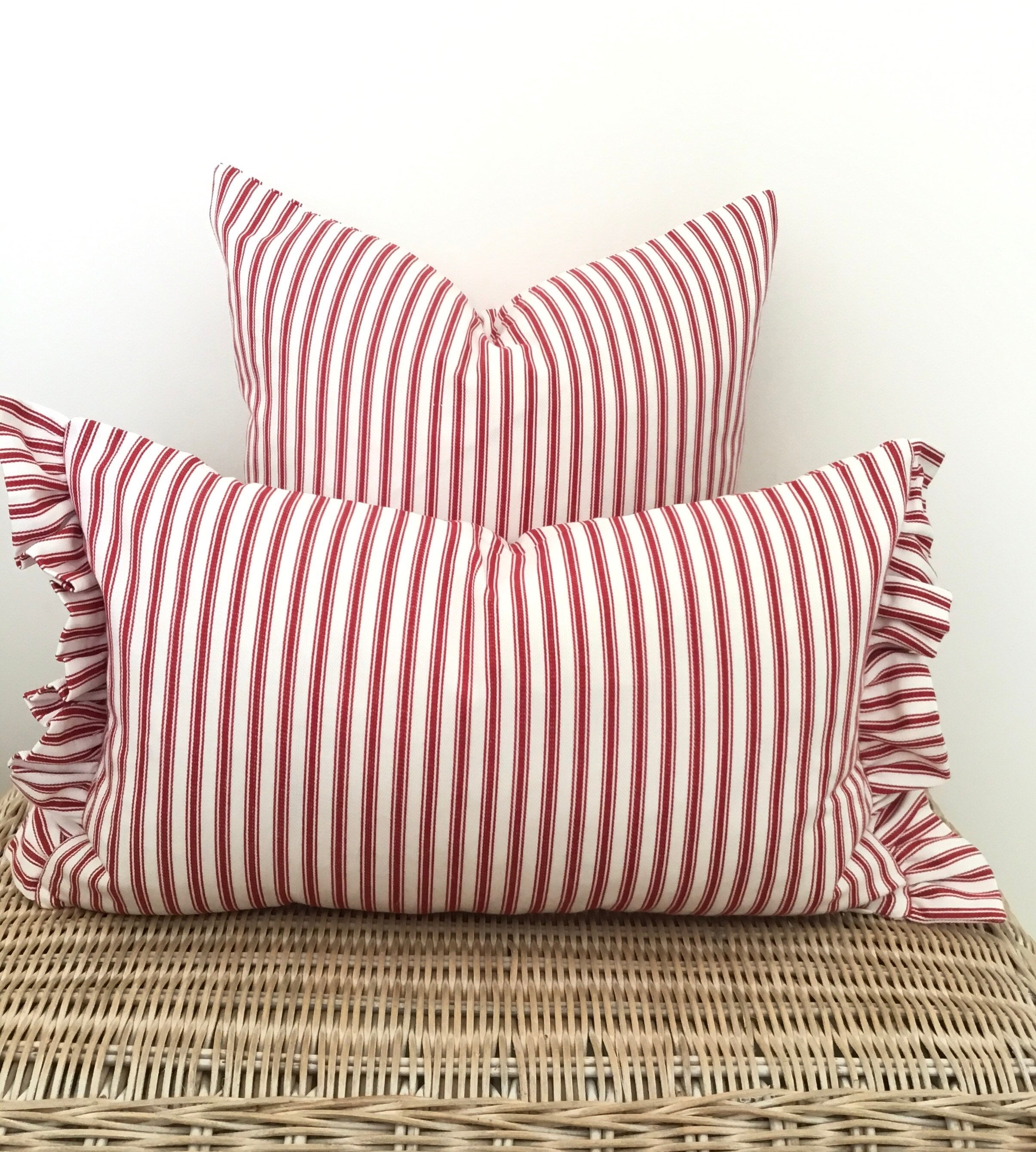 18 Square Pillow Insert – Vintage Porch Swings