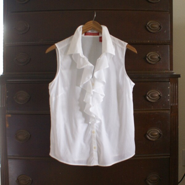 Ruffled sleeveless white blouse - Gloria Vanderbilt top  -Small Medium - cotton blouse
