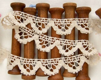 Antique French lace made of in natural linen beige ecru color - width 30mm 1" for borders - sold by the meter