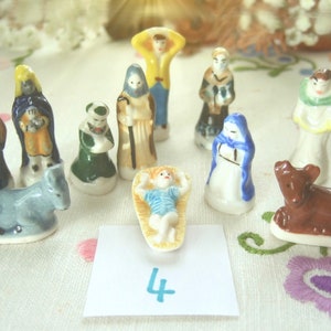 Miniature Nativity scene in porcelaine for Christmas decor and King cake fèves Nativity Nativité #4