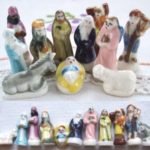 Miniaturowa szopka z porcelany na dekorację świąteczną i przyjęcie z okazji urodzin Króla