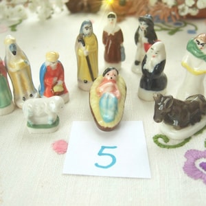 Miniature Nativity scene in porcelaine for Christmas decor and King cake fèves Nativity Nativité #5