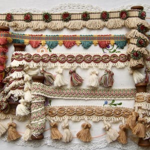 Galon vintage, fabrication française, beige bleu marron or rouge, passementerie pompon, décoration intérieure