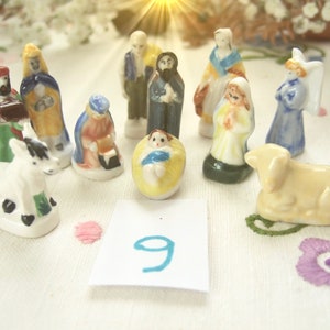 Miniature Nativity scene in porcelaine for Christmas decor and King cake fèves Nativity Nativité #9