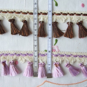 Galon ancien à pompon rose lavande ou marron, passementerie vintage à pom pom, décoration France, hauteur 5cm - 2 inch, vendu au mètre