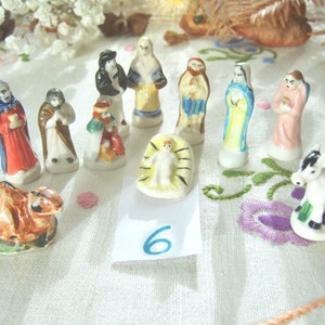 Miniature Nativity scene in porcelaine for Christmas decor and King cake fèves Nativity Nativité #6