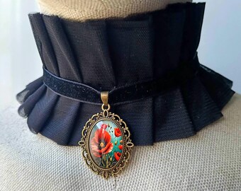 Poppy pendant black tulle fabric pleated collar. Victorian style ruffled choker. Theatre costume women cosplay neck accesory. Boho necklace