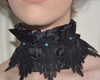 Fashion ruffle collar. Black gothic handmade neck choker. Women Costume necklace. Lace and rhinestones. Gothic elizabethan victorian style.