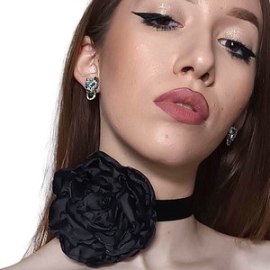 Oversized black flower velvet choker, Elegant satin rosette, 3/4” ribbon, Fashion necklace, Women girlfriend jewelry gift, Gothic retro boho