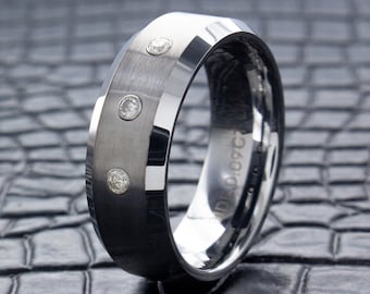 Fede nuziale in tungsteno con triplo diamante, fede nuziale in pietra portafortuna, anello di fidanzamento personalizzato in carburo di tungsteno, anello inciso su misura