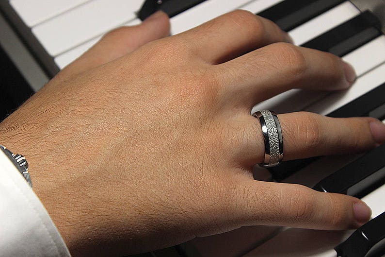 Tungsten Wedding Ring Meteorite Band Silver Color 8MM Men Women Wedding Band Anniversary Engagement Promise Ring Comfort Fit New Design Ring