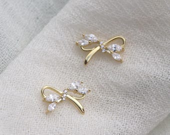 Pendientes de lazo delicados, plata de ley chapada en oro de 14 k, pendientes de cinta con circonitas cúbicas, pendientes minimalistas y delicados para mujer.
