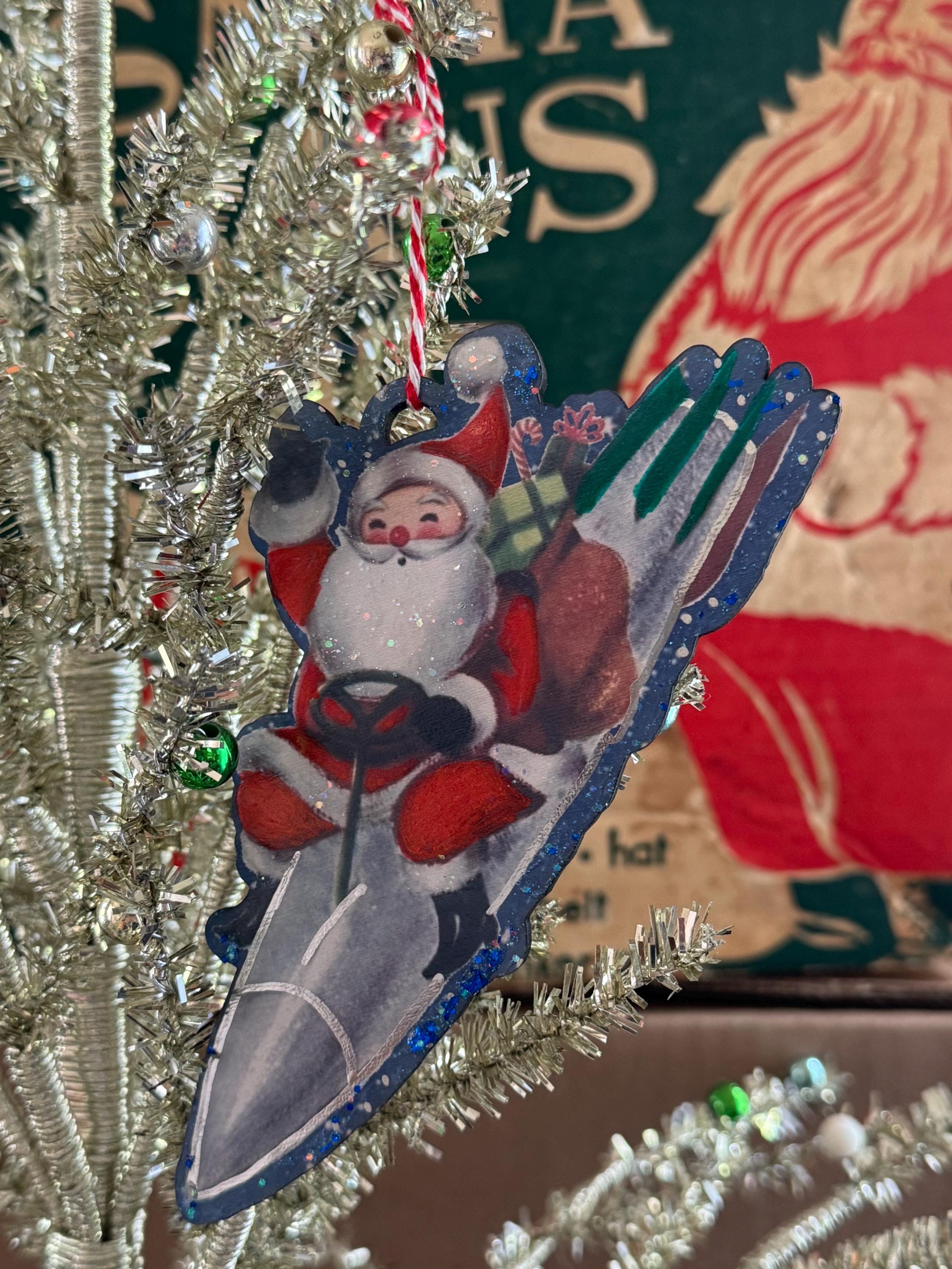 愛らしいレトロなサンタクロースロケット宇宙船オーナメント MCM