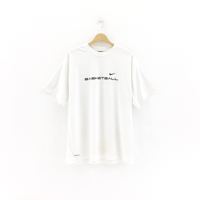 Sällsynt! Nike Basketball Swoosh Jersey T-shirt Runneck Streetwear Sportswear / Storlek XXL bild 1