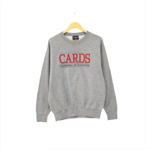 Selten ! Jansport Karten Universität von Louisville Made In USA Vintage 90er Jahre Große Logo-Stickerei Spellout Crewneck Sweatshirt Pullover / Größe Medium