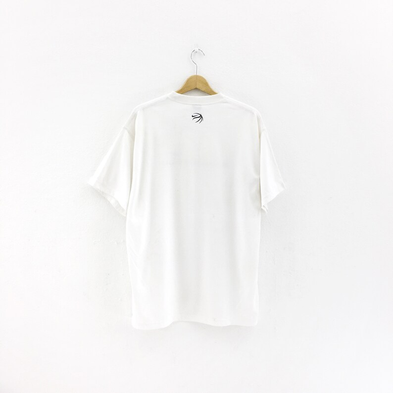 Sällsynt! Nike Basketball Swoosh Jersey T-shirt Runneck Streetwear Sportswear / Storlek XXL bild 2