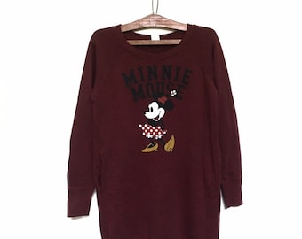 ¡Excepcional! Sudadera vintage de Minnie Mouse y Mickey Mouse de Disney con bordado de logo grande y cuello redondo, talla pequeña.