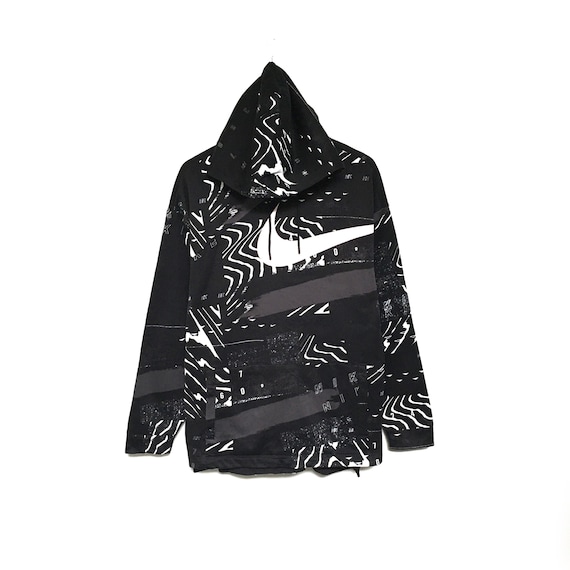 Nike logo deals print sweatshirt