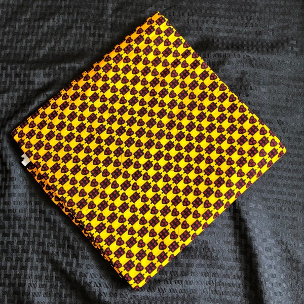 YR1 tela africana cortada a tamaño rojo / corazón amarillo dados Diseño / cera africana impresión / Ankara para vestido de coser / arte africano / muñecas de tela