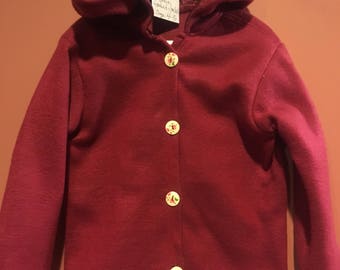 Botón con capucha roja tamaño de la chaqueta 4-5