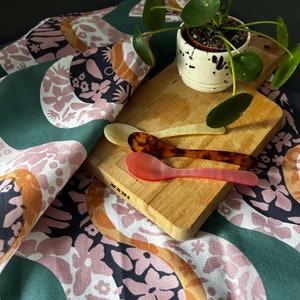 Floral Wavy Tea Towel image 2