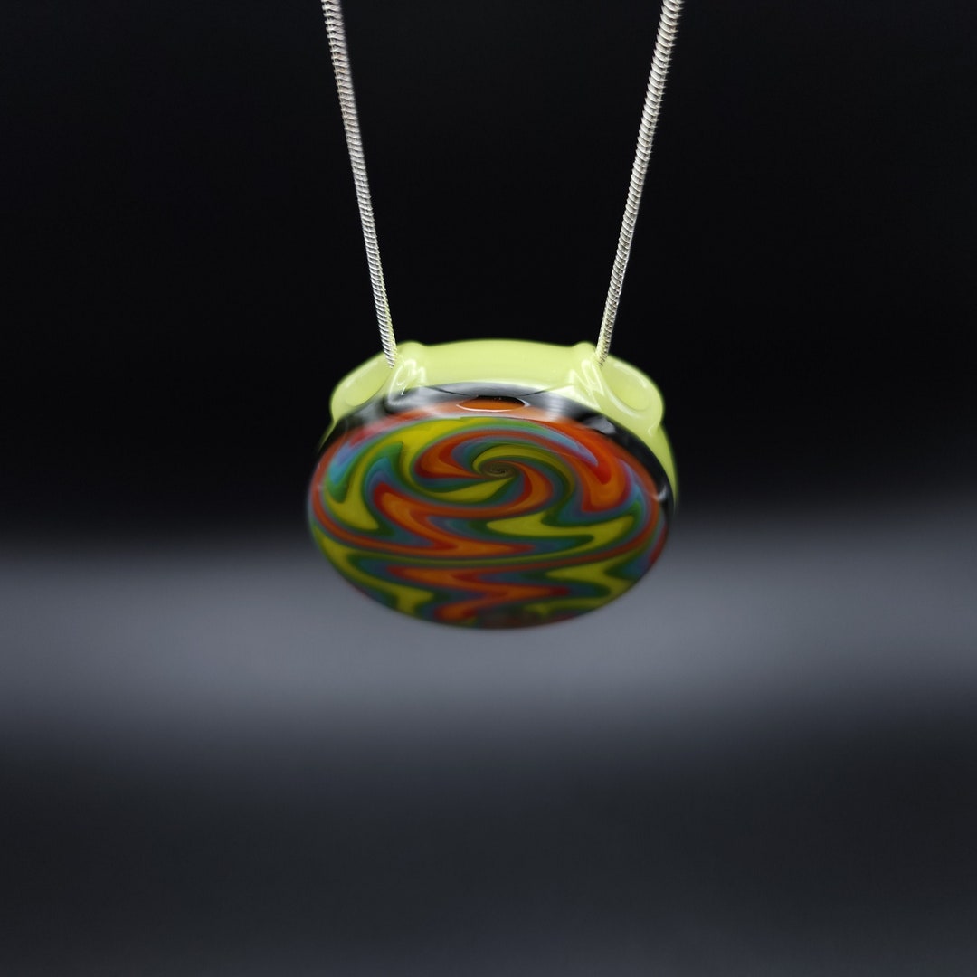 Heady Borosilicate Glass Wig Wag CFL Hollow Disc Necklace Pendant Yoshi
