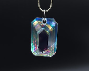 Colgante de gema piramidal de vidrio de borosilicato dicroico facetado multicapa