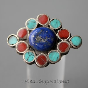 Afghan Silver Ring with Lapislazuli, Turquoise and Coral; US 5