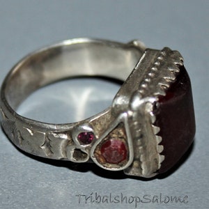 Vintage Kuchi Sterling Silver Ring with Red Glass Jewel, Old Unisex Ethnic Tribal Nomad Ring, US Size 10, Collectors Piece, Gift for Her