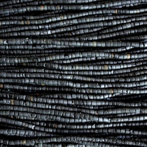 Small Black Jade Heishi Beads from Afghanistan, Real Jade Gemstone Beads on a 32 cm / 13 &quot; long Strand, Bead Diameter 3 mm
