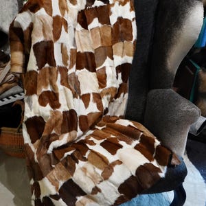 Stunning Super Soft & Silky 1500mm x 1000mm Goat Skin Throw / Blanket / Rug
