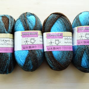 Blue Brown Yarn with Long Gradient Sections 4 Skeins 200 Grams, Soft Bulky Cord Yarn for Knitting, Textured Discontinued Yarn