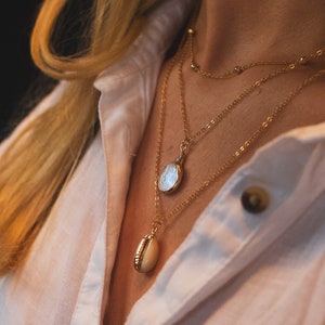 Delicate layered necklaces set with Keshi pearls and Cowrie shell, Set of 3 necklaces, Choker multi daily necklace set, minimalist necklace,