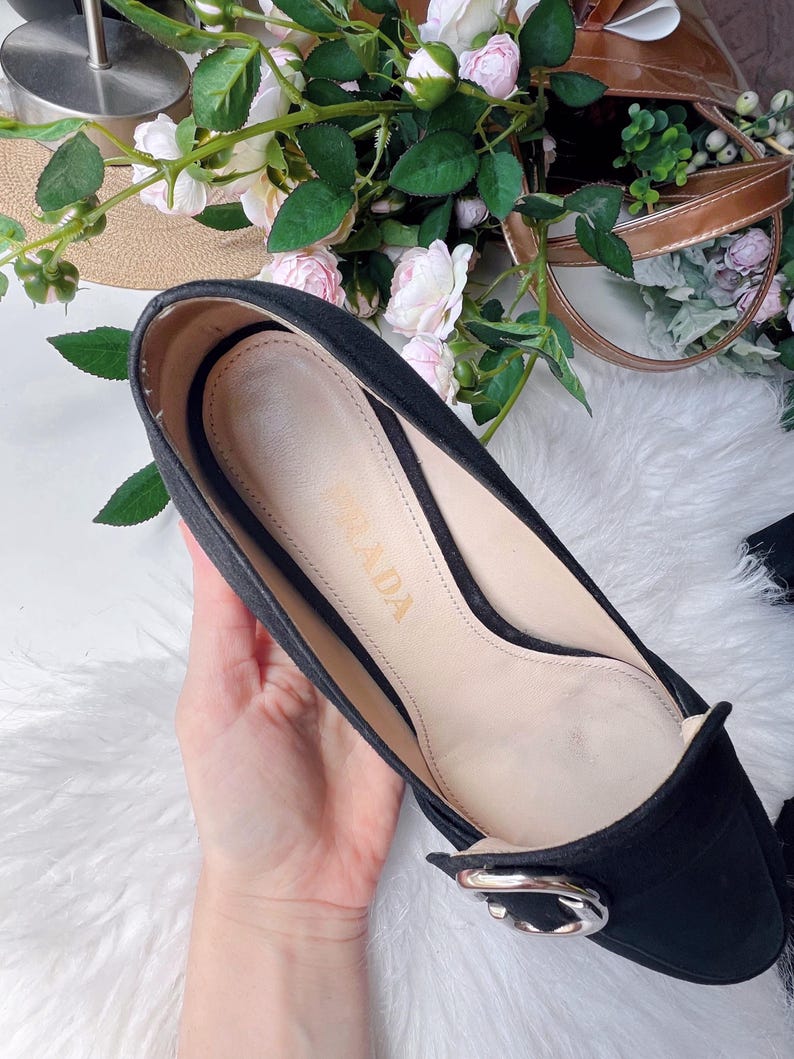Prada Schwarze Wildleder Loafers EU 38 / US 7.5-8 / UK 5 Made in Italy Blockabsatz Ruhige Luxus Schuhe Bild 3