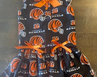 NUEVO..Vestido con arnés para perros de los Cincinnati Bengals