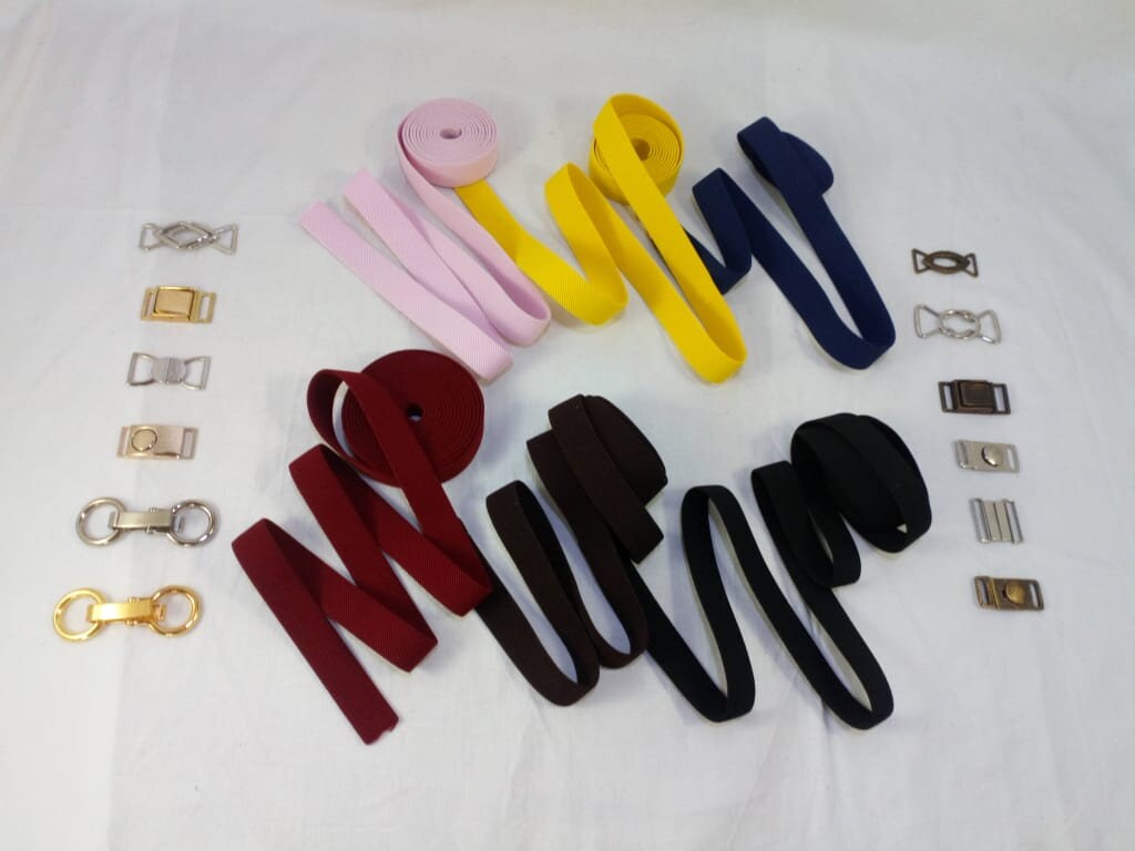 brown elastic belt