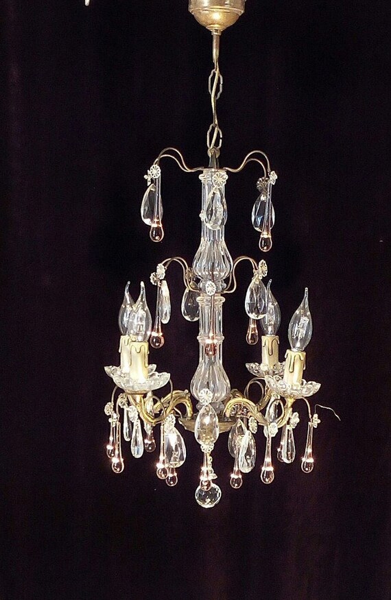 Delightful French Chandelier With Crystals And Pink Murano