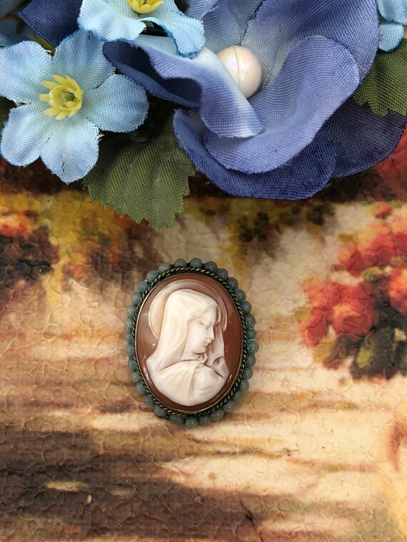 Antique madonna cameo brooch