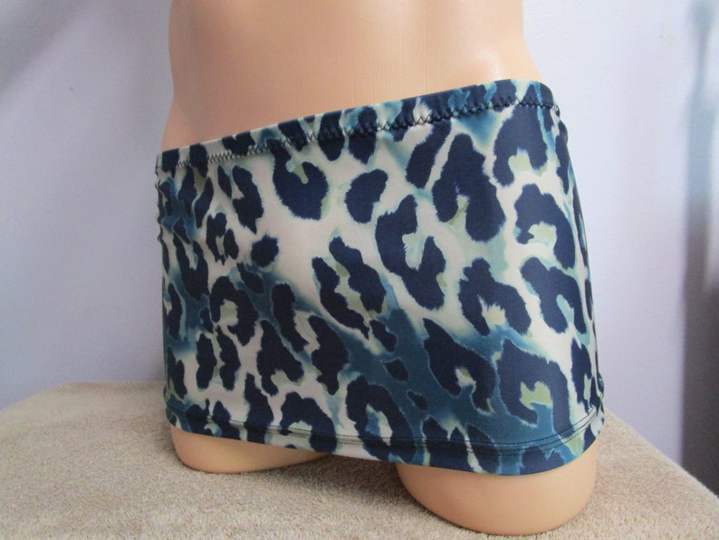 8 Length Fits 32-35 Teal Leopard Print Spandex Mini Skirt