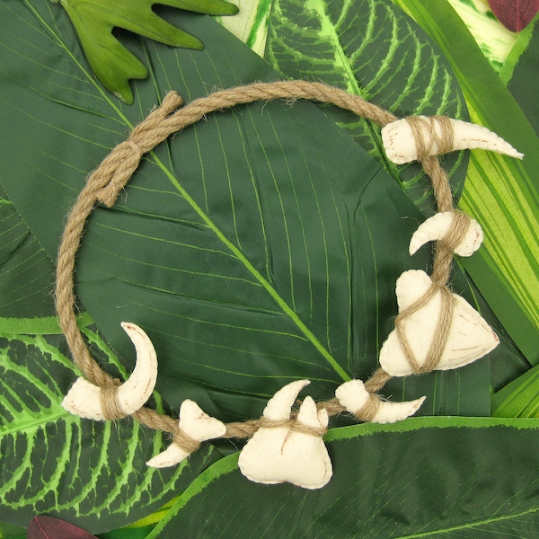 Felt Maui necklace inspired by Moana Cosplay Maui costume kids boy Dress up Moana birthday Maui tattoos Moana party Moana accessories