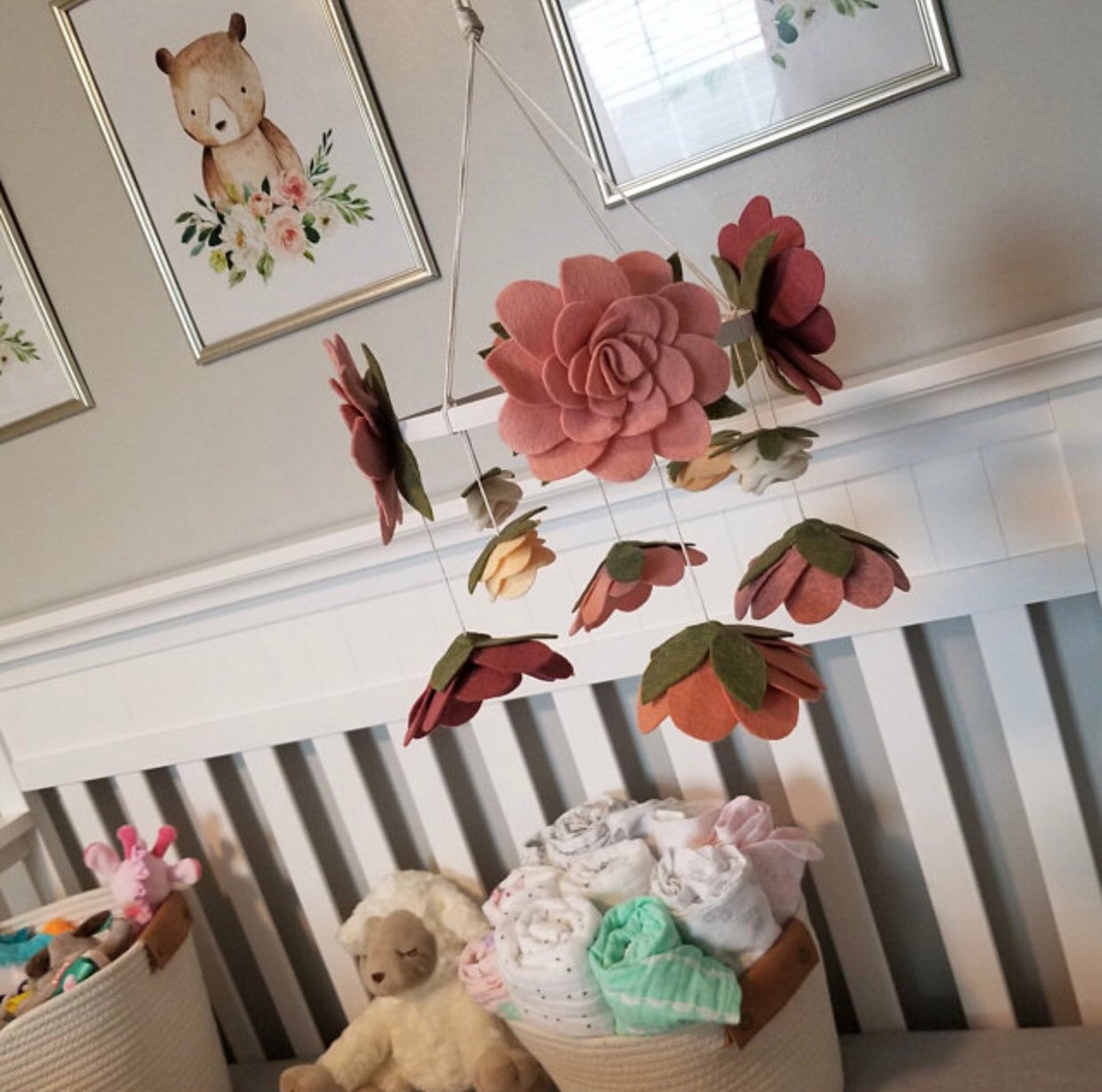 Neutral Felt Flower Crib Mobile | Baby Girl Nursery Decor - Etsy